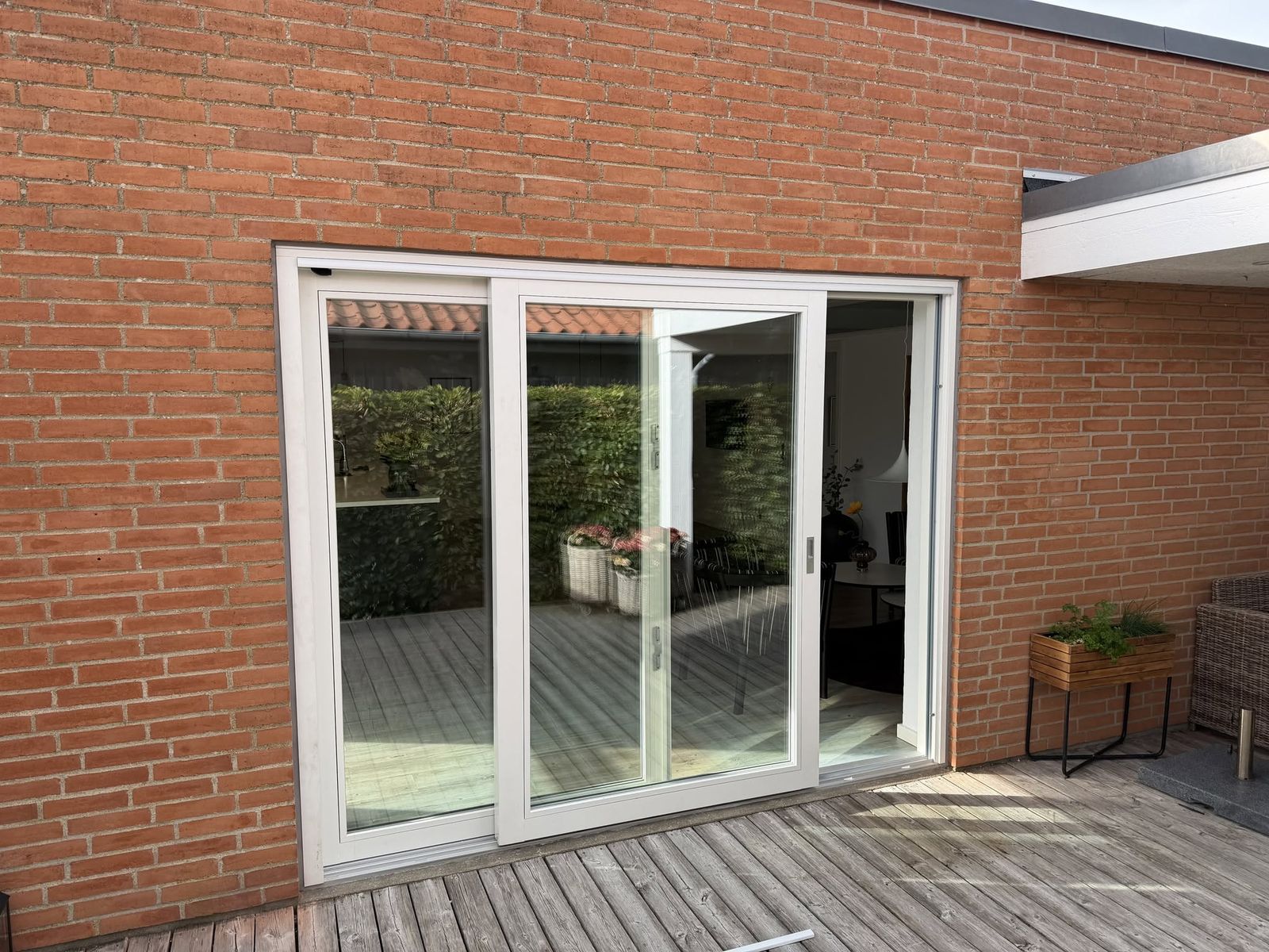 Ny skydedør til terrassen sat i af Alstrup Byg